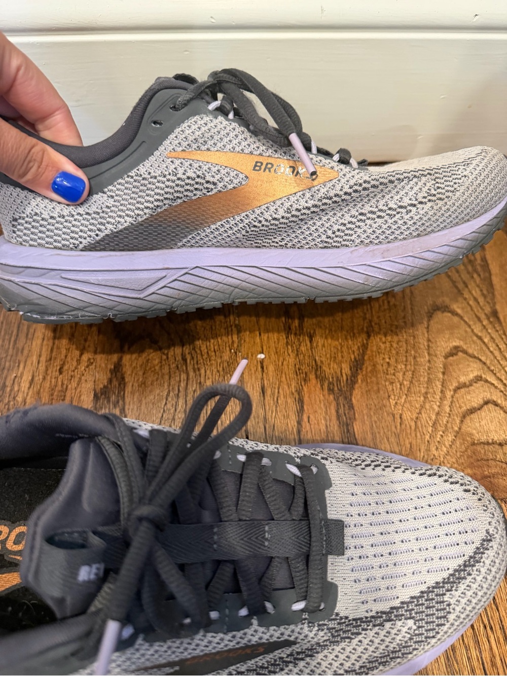 Women’s brooks running shoes - Picture 6 of 10